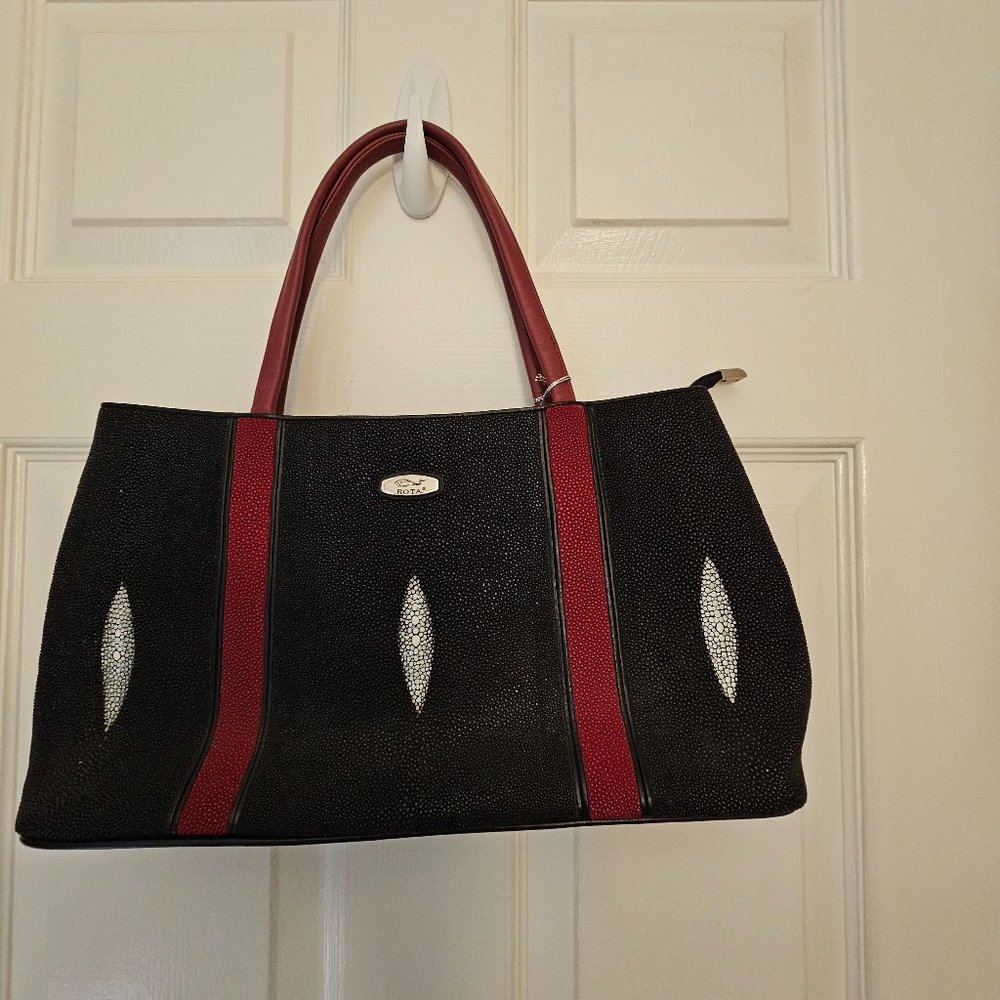 STINGRAY PURSE